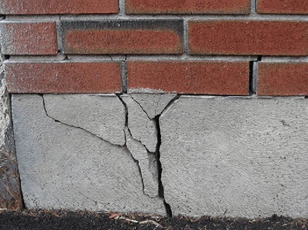 Concrete foundation with serious structural damage in Honolulu, HI